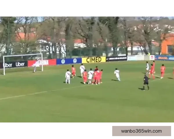 张亦弛多次神勇扑救国少小组三战全负仅差一球惜败科特迪瓦